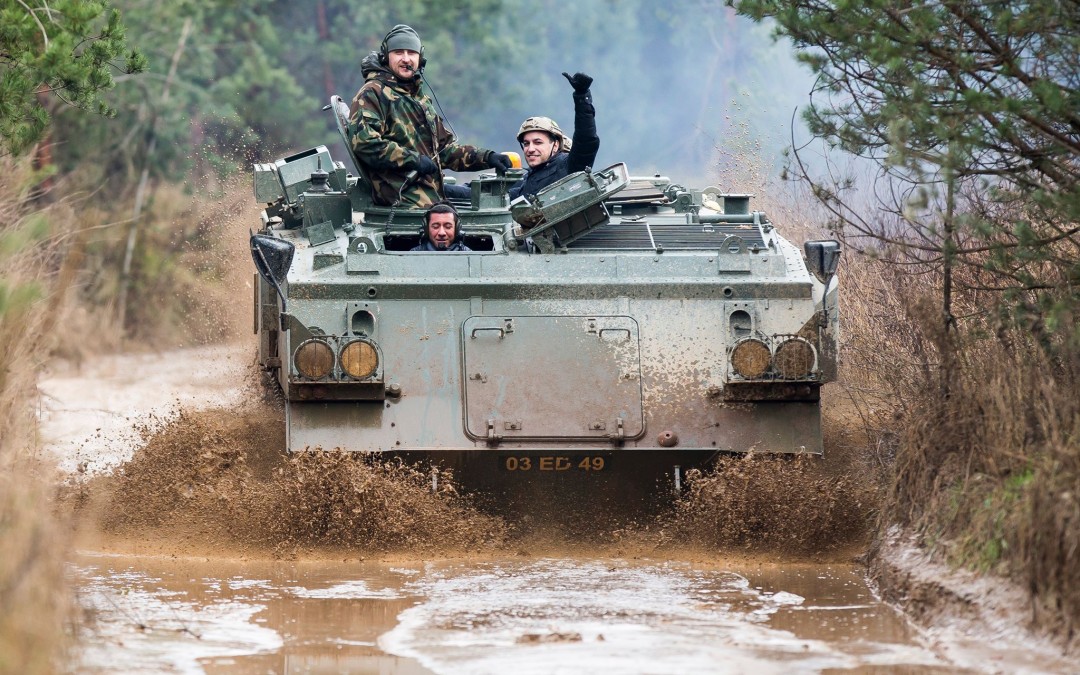 Vairuok šarvuotį FV432