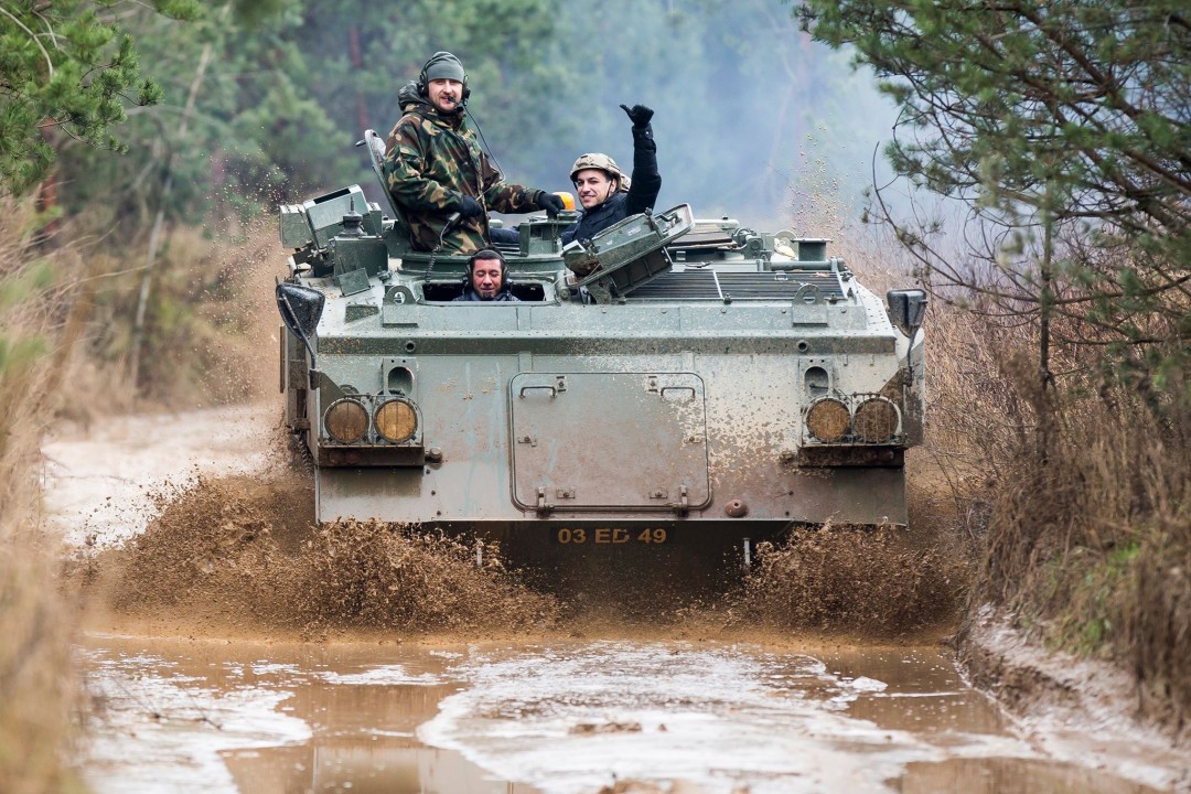 Vairuok šarvuotį FV432